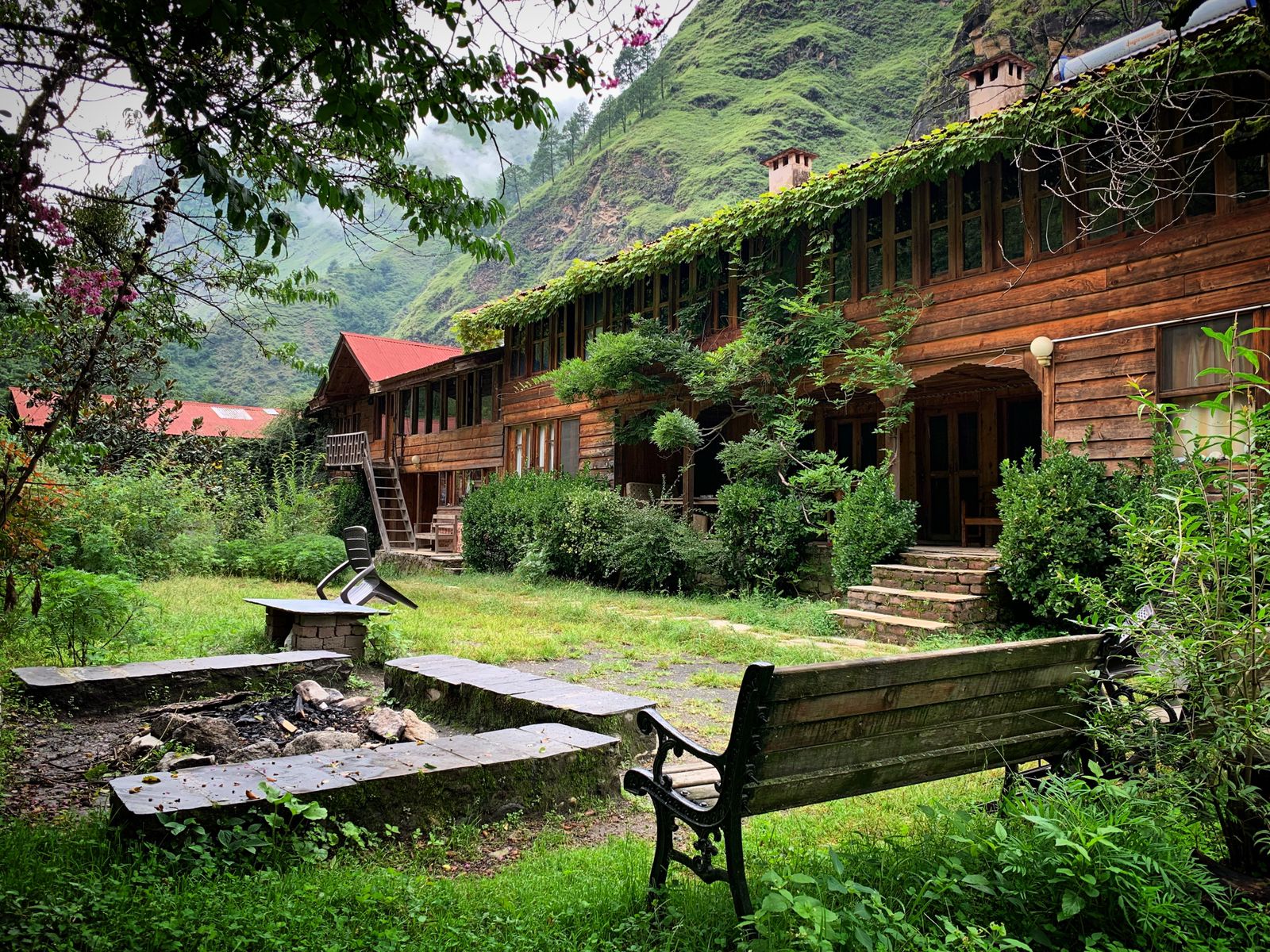 Raju Bharti's Guest House