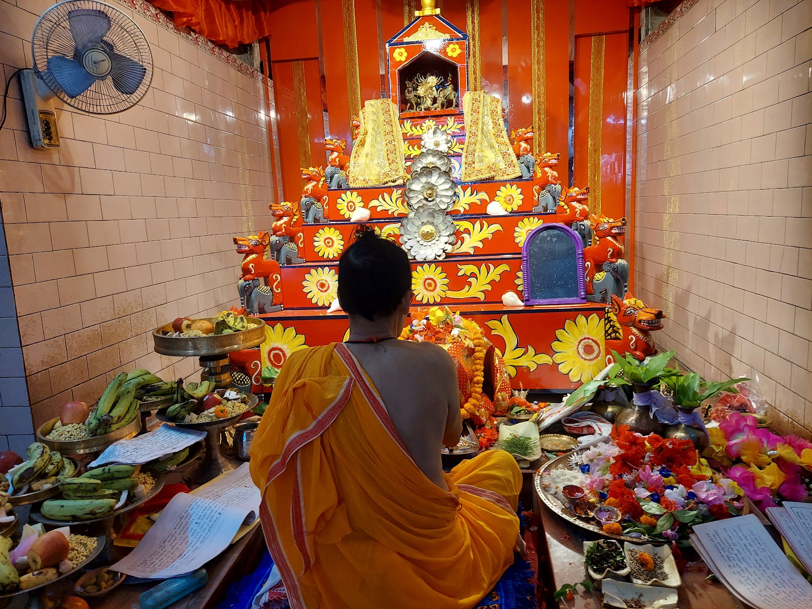Sree Sree Burhi Goshani Dewalaya, Dewal Mandir