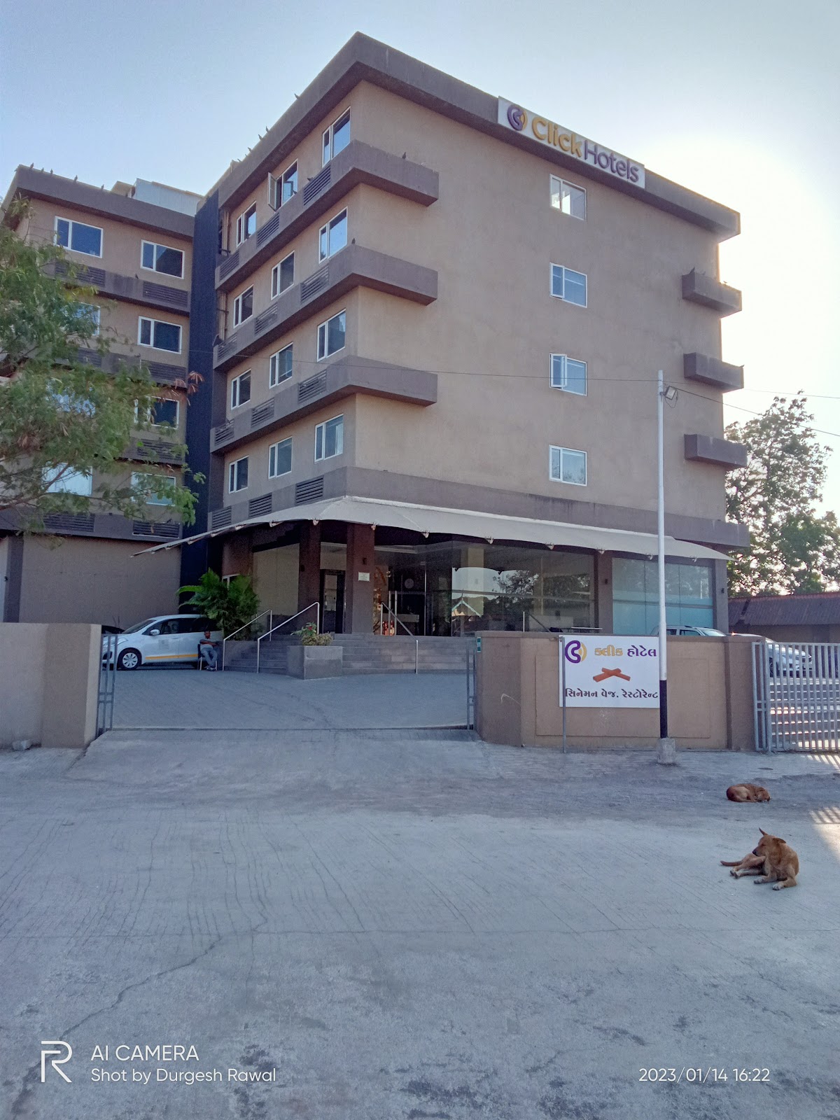 Click Hotel, Junagadh