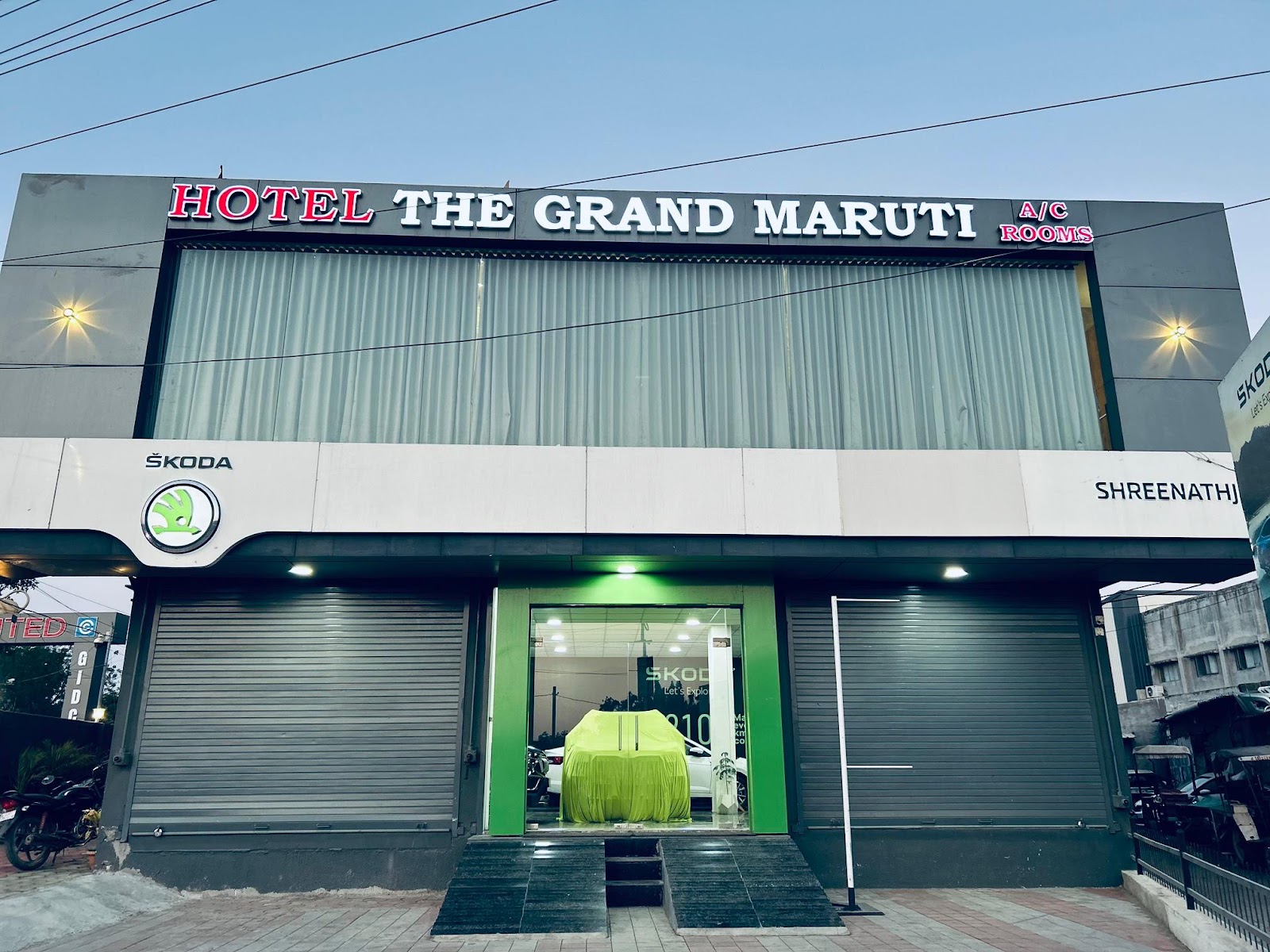 HOTEL THE GRAND MARUTI