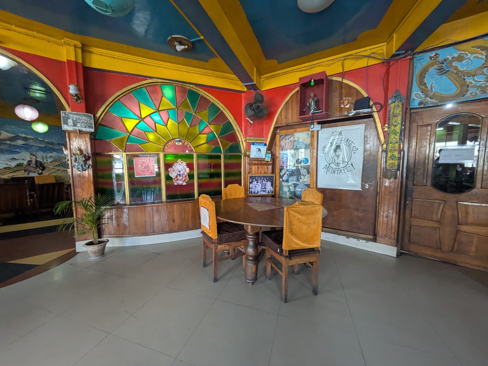 King Thai Hotel And Restaurant (SUPER MARKET)