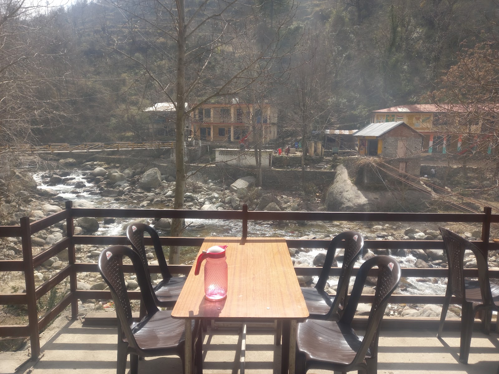 Tirthan Riverside Café