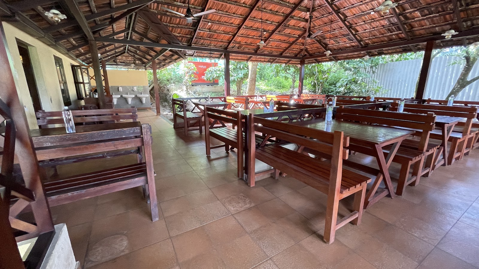 1980's A Nostalgic Restaurant (Kalpetta)
