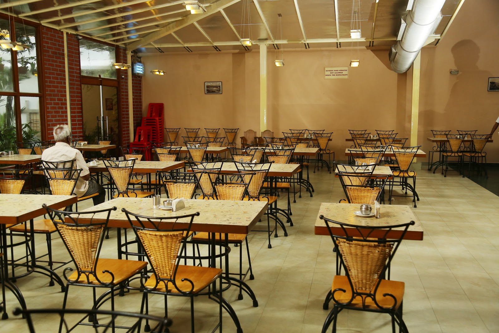 Surguru Restaurant ஸற்குரு உணவகம்