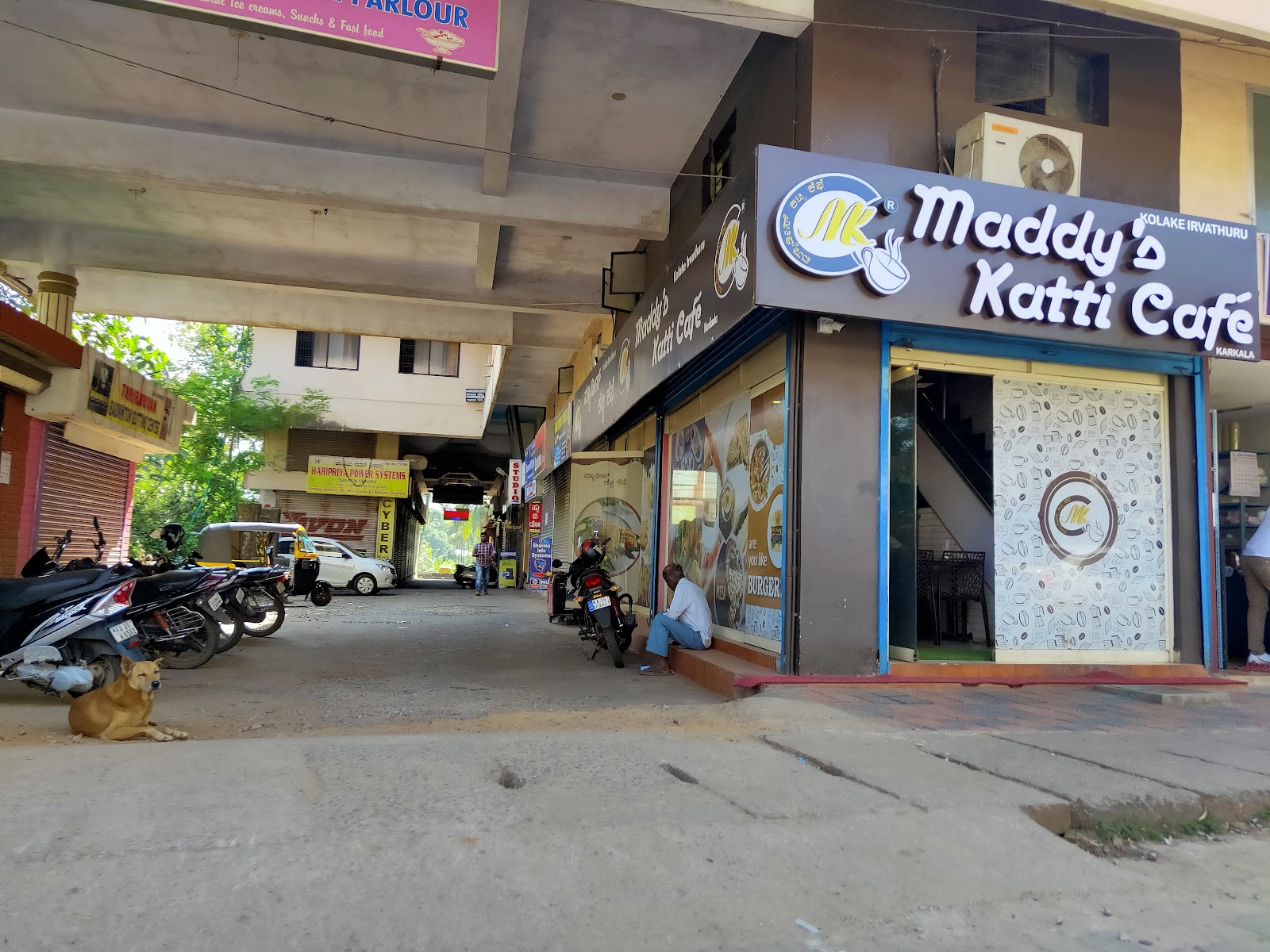 Maddy's Katti Cafe Veg