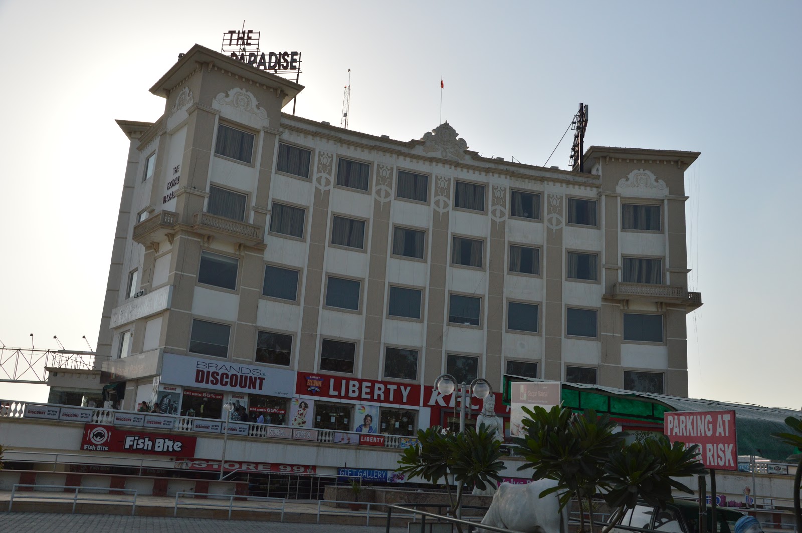 THE ROYAL PARADISE