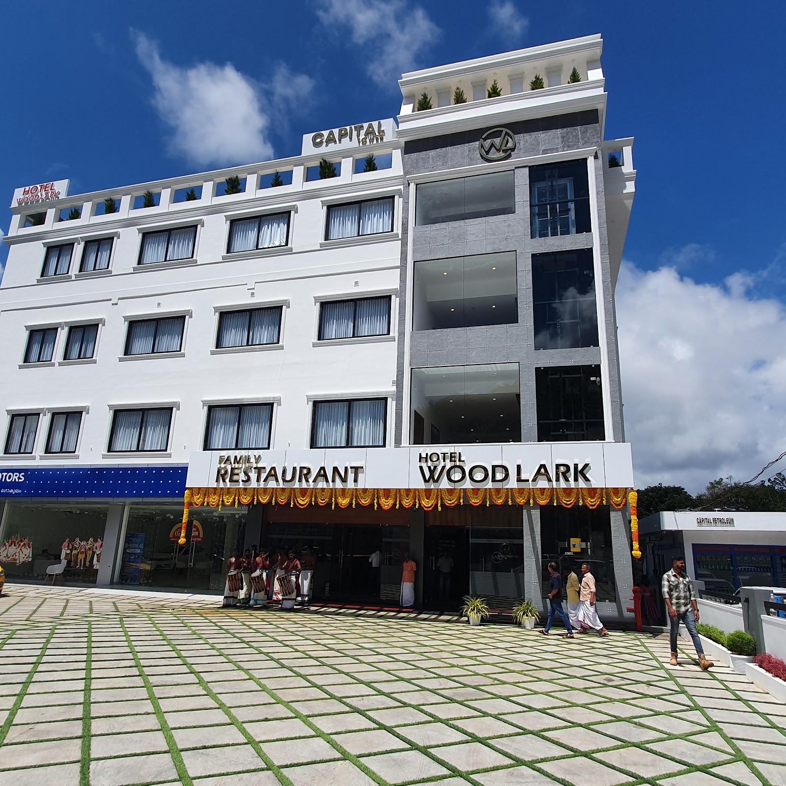 Hotel Woodlark