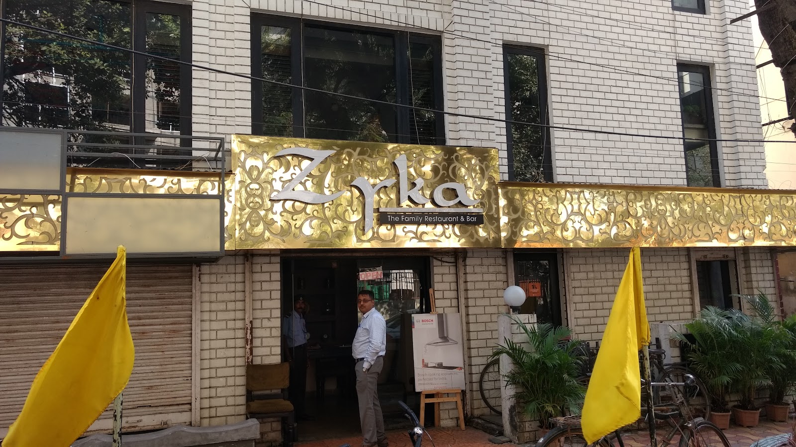 Zyka Restaurant & Bar