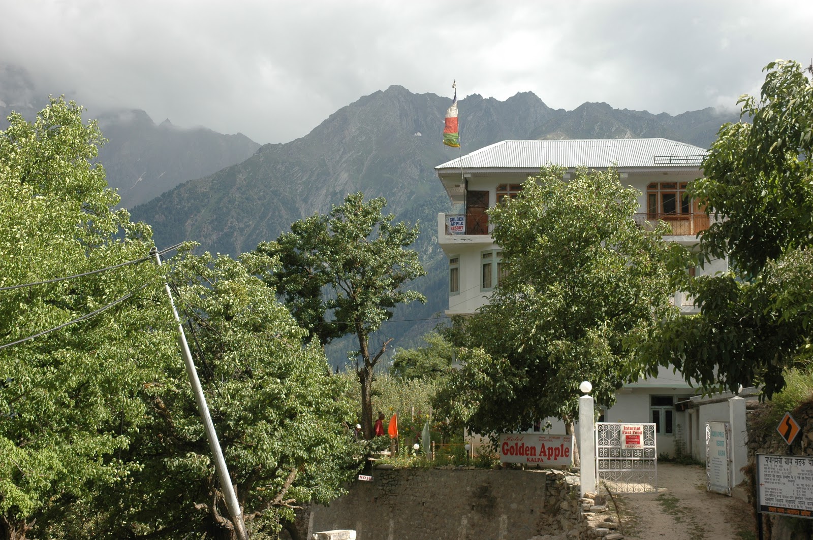 Hotel Golden Apple Kalpa