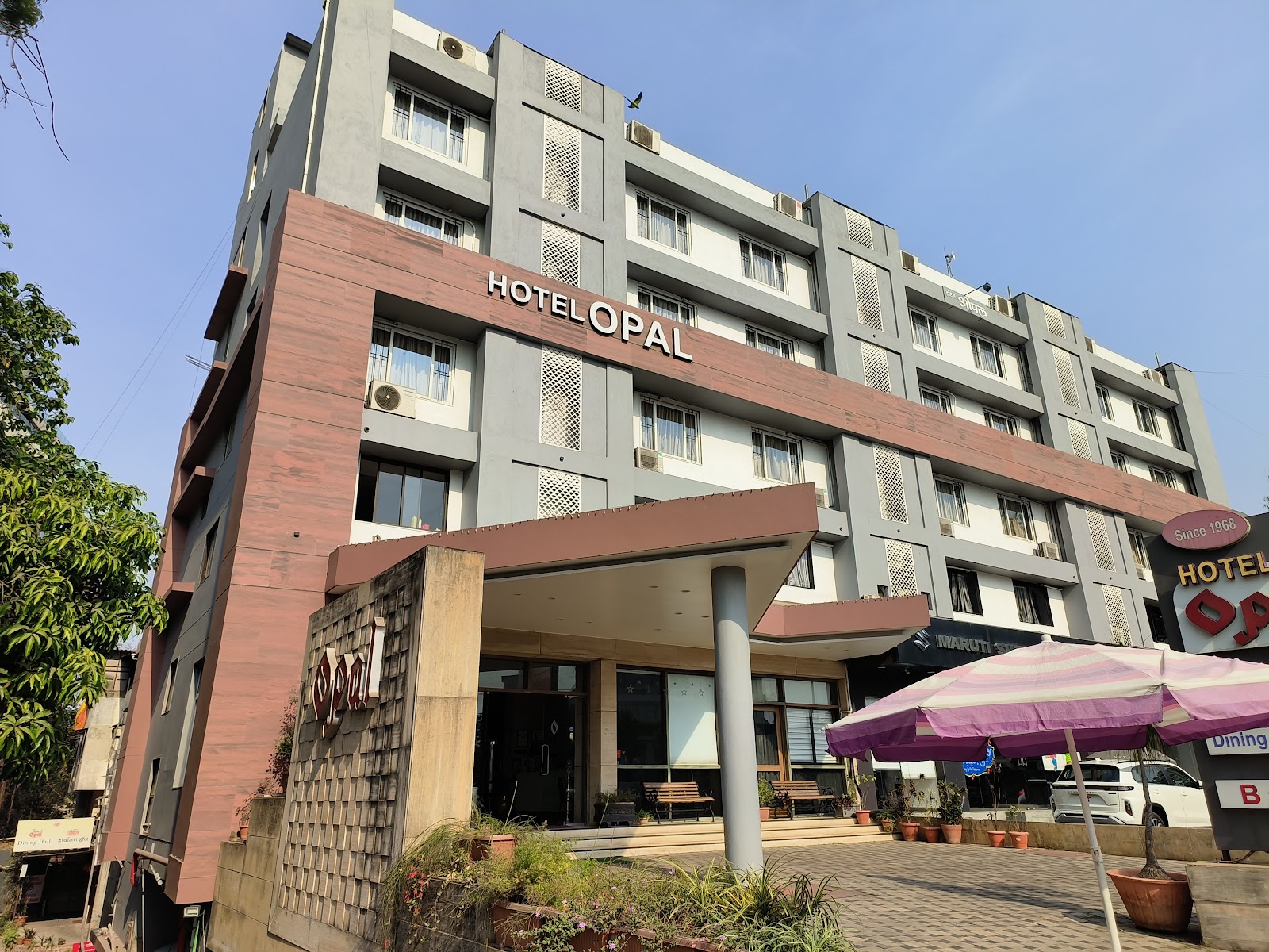 Hotel Opal
