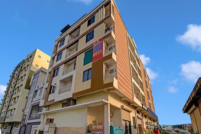 OYO Flagship The Hotel Vip