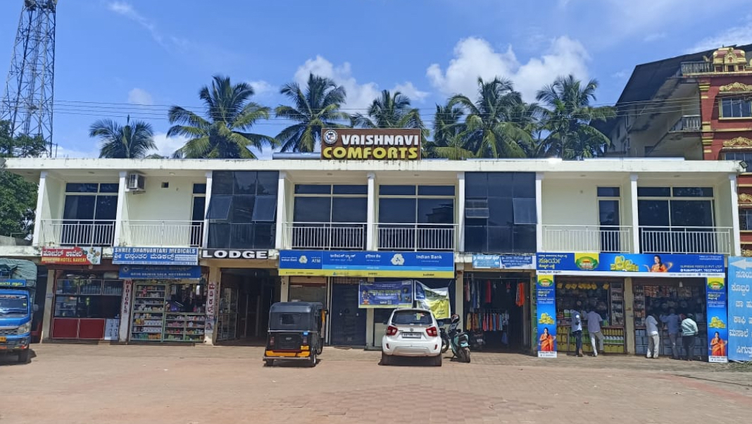 Vaishnavi Comforts (Lodge)
