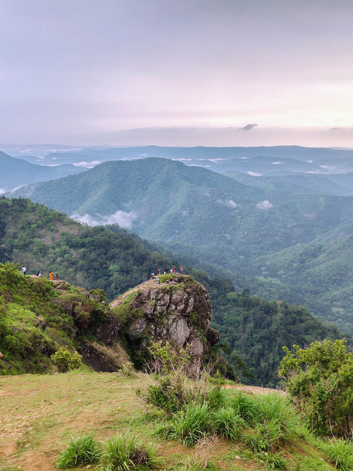 Parunthumpara Super Mountain View