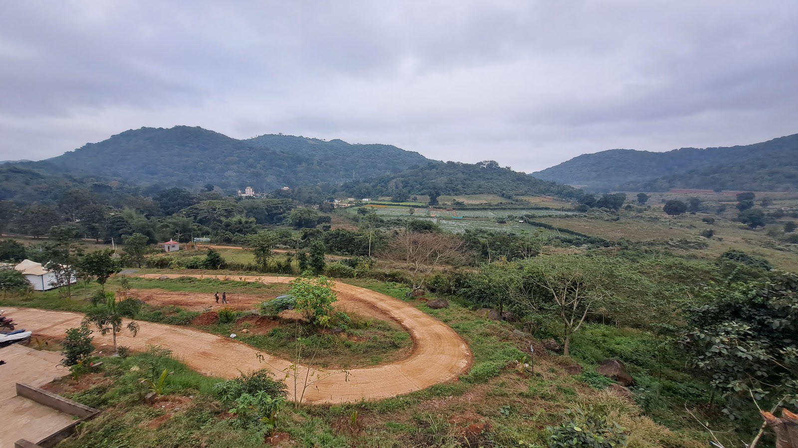 Way to Lambasingi view point