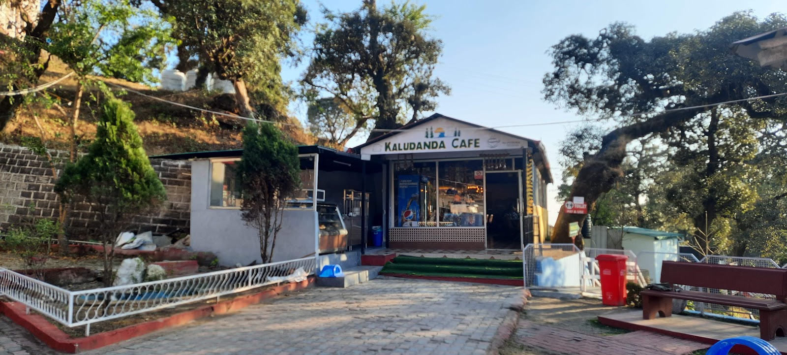 Kaludanda Cafe