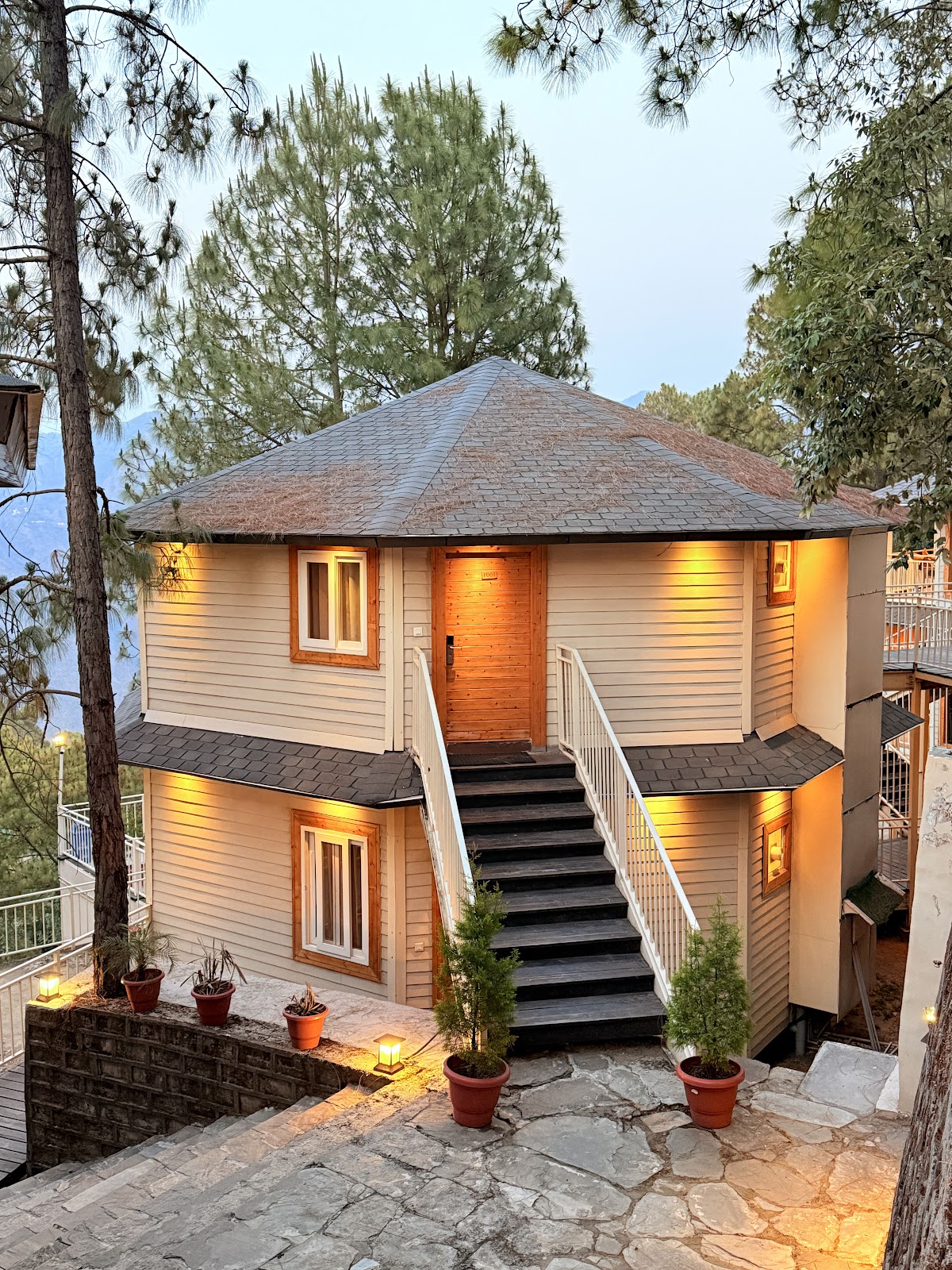 The Woods Retreat, Lansdowne