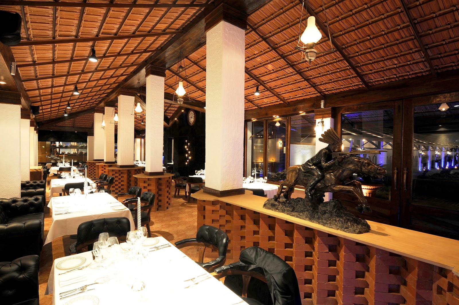 Pnf Restaurant & Bar