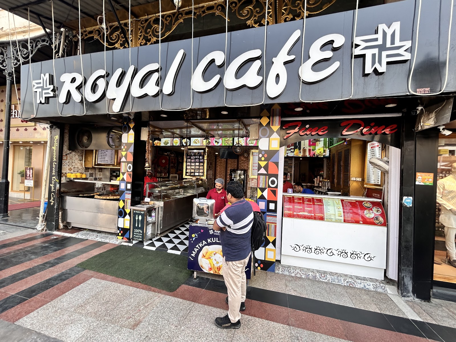 Royal Cafe(Hazratganj)