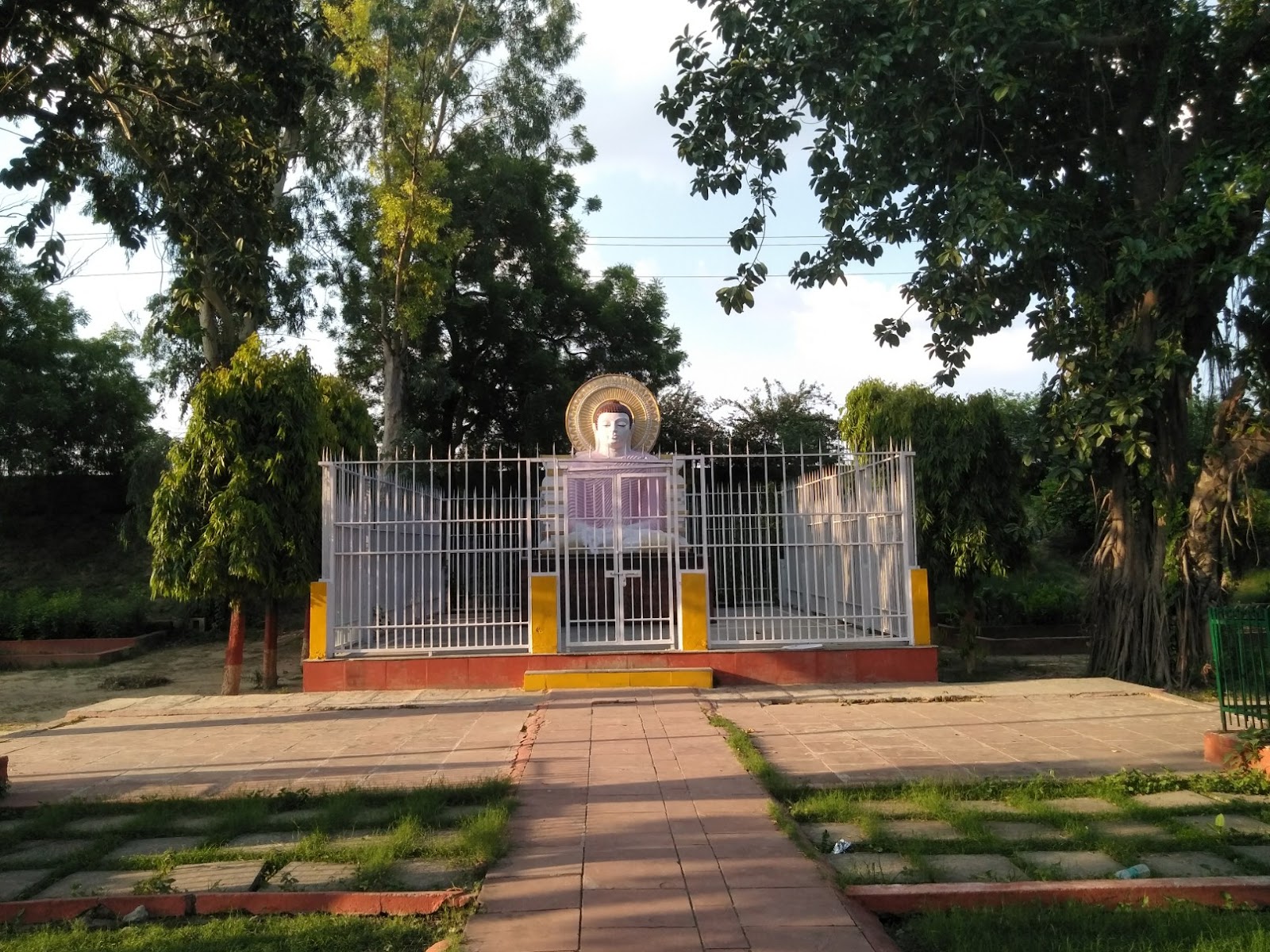 Gautam Buddha Park