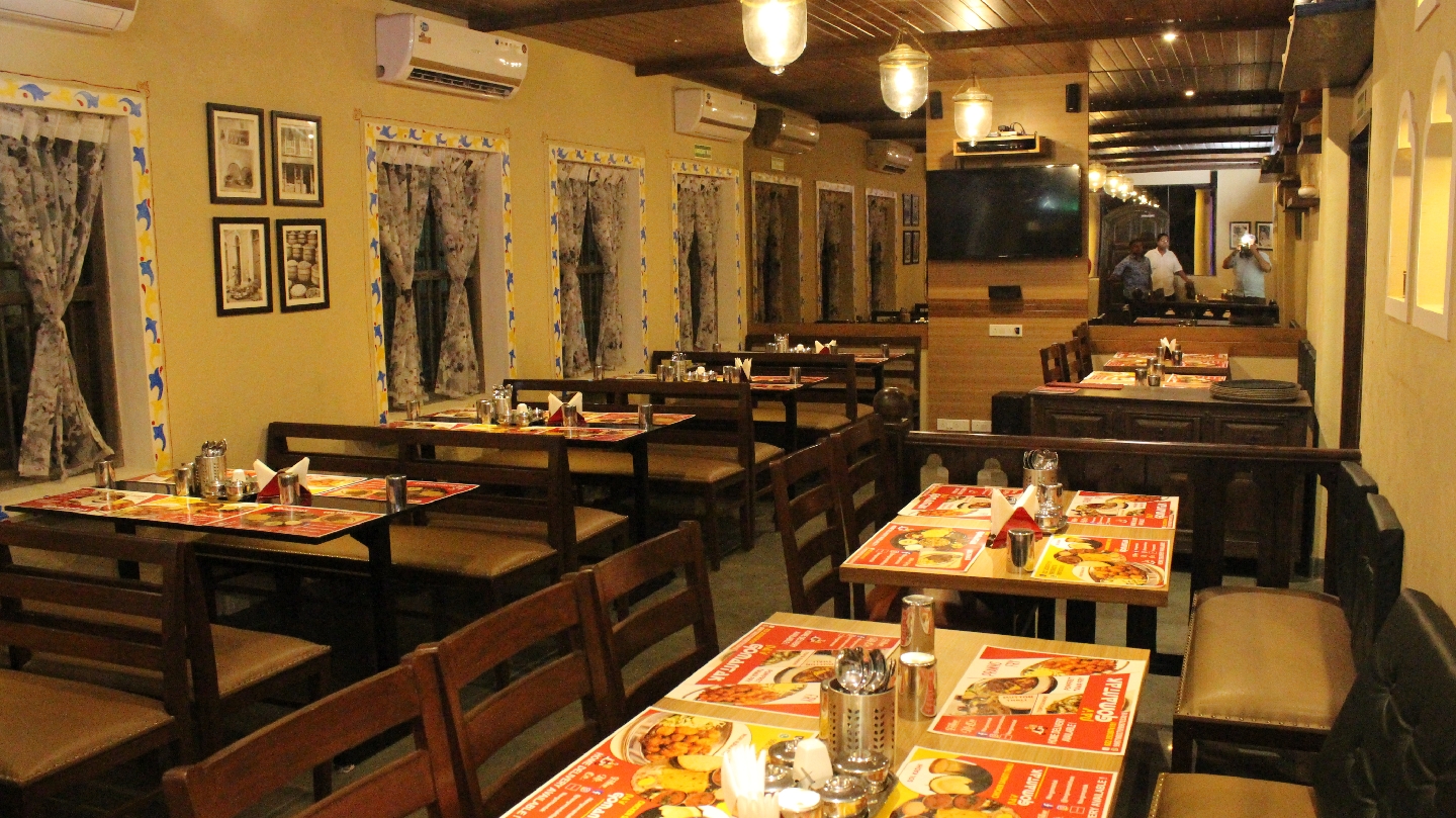 Nav Gomantak Seafood Restaurant Panchpakhadi
