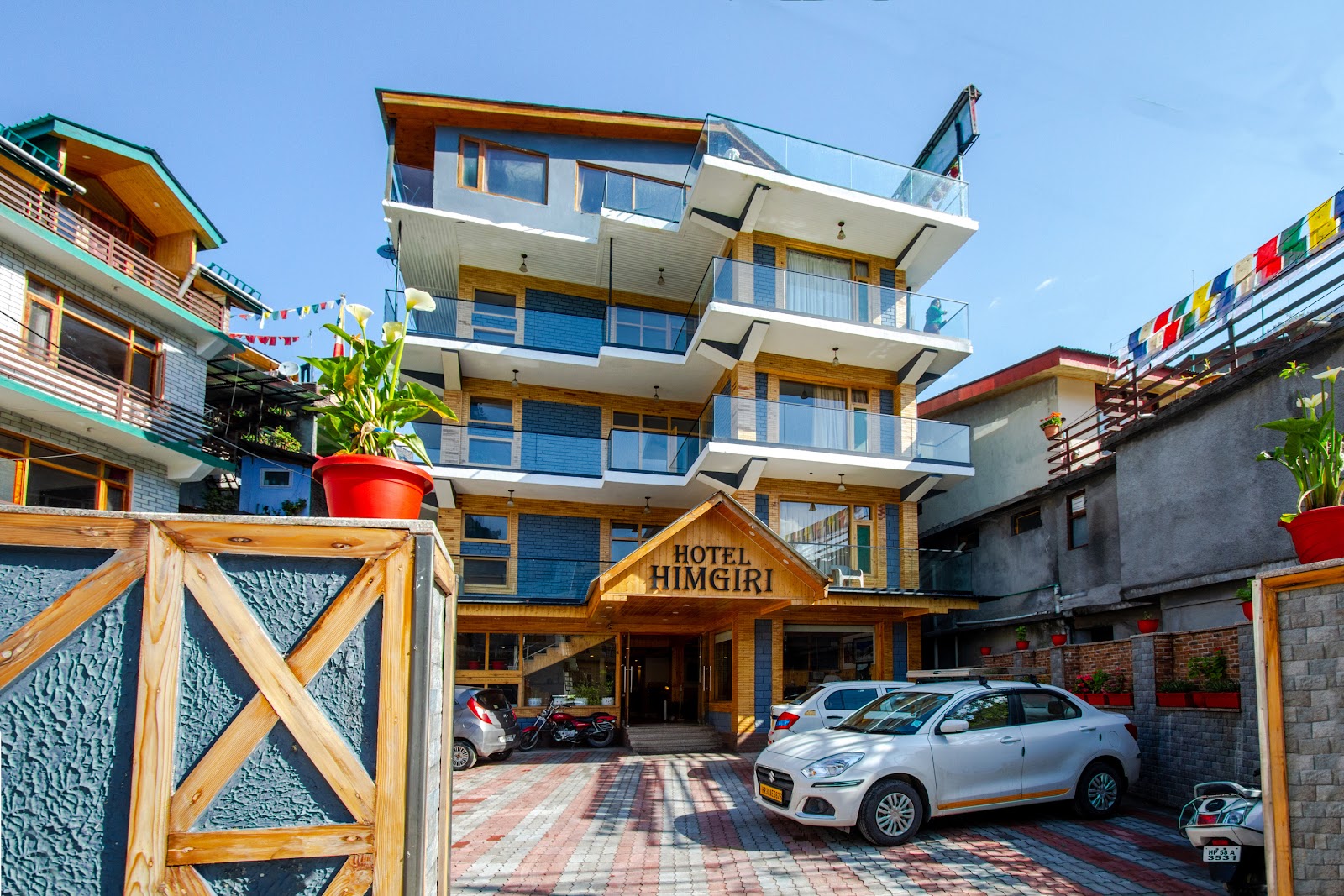 Hotel Himgiri Manali