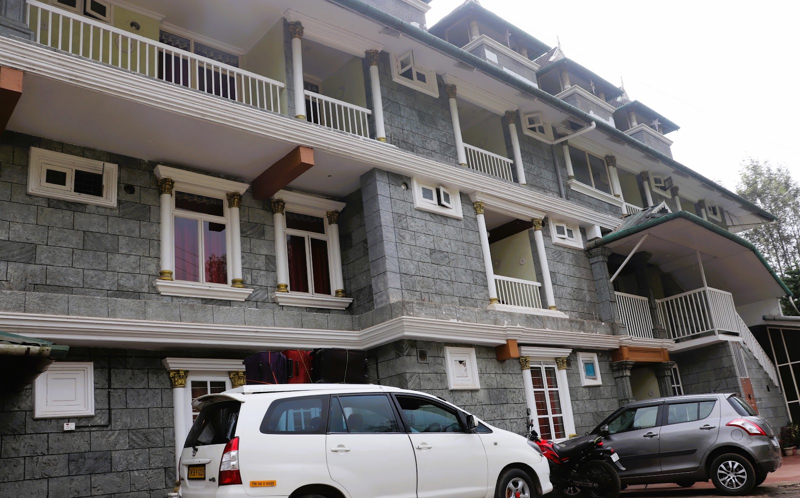 Eden Holidays,Riverside Inn, EV