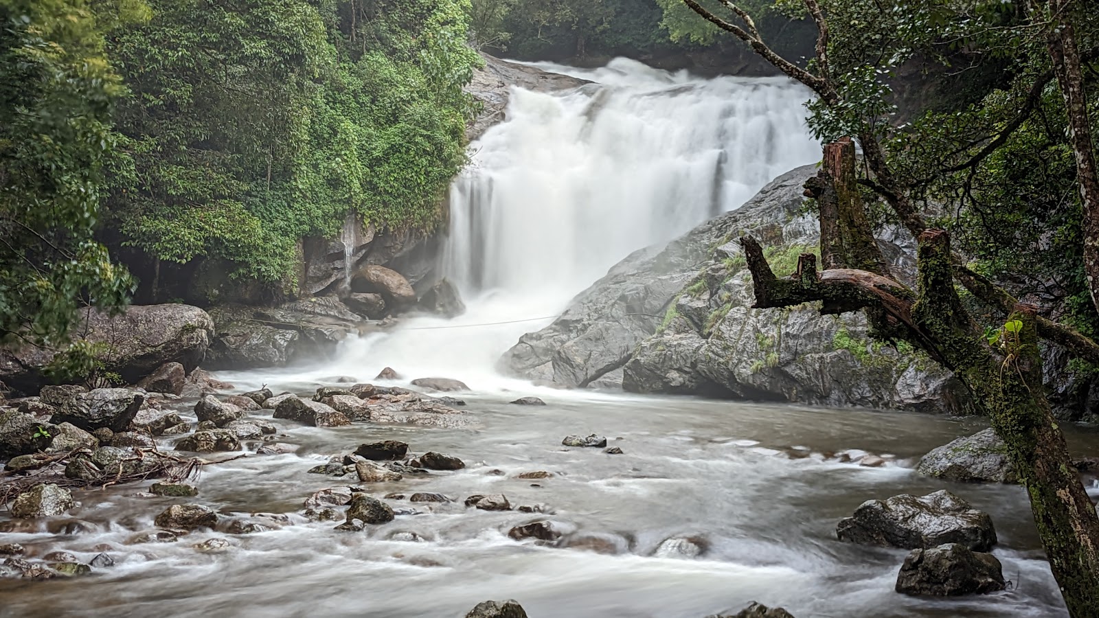 Lakkam Waterfalls