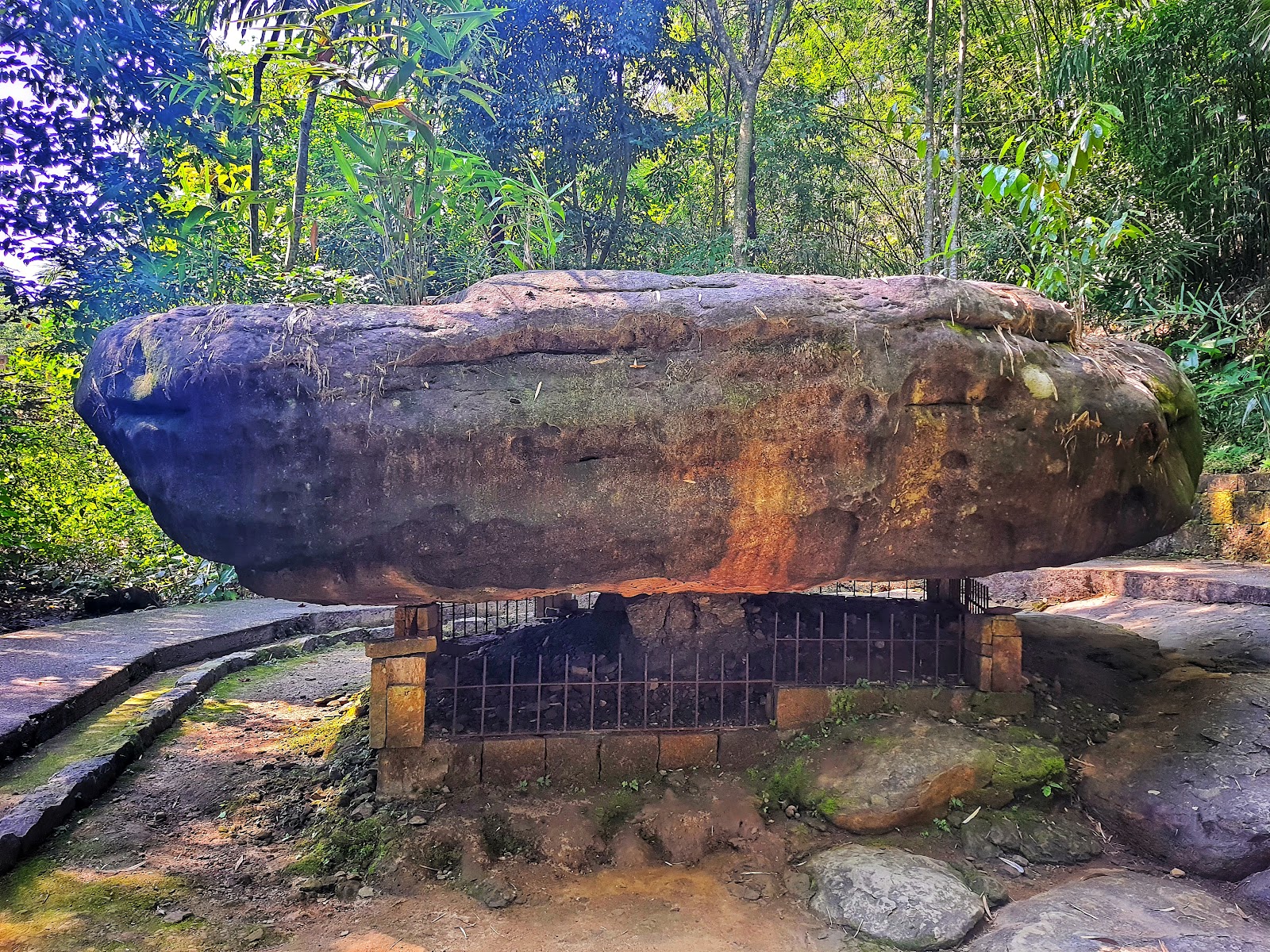 Balancing Rock of Mawlynnong