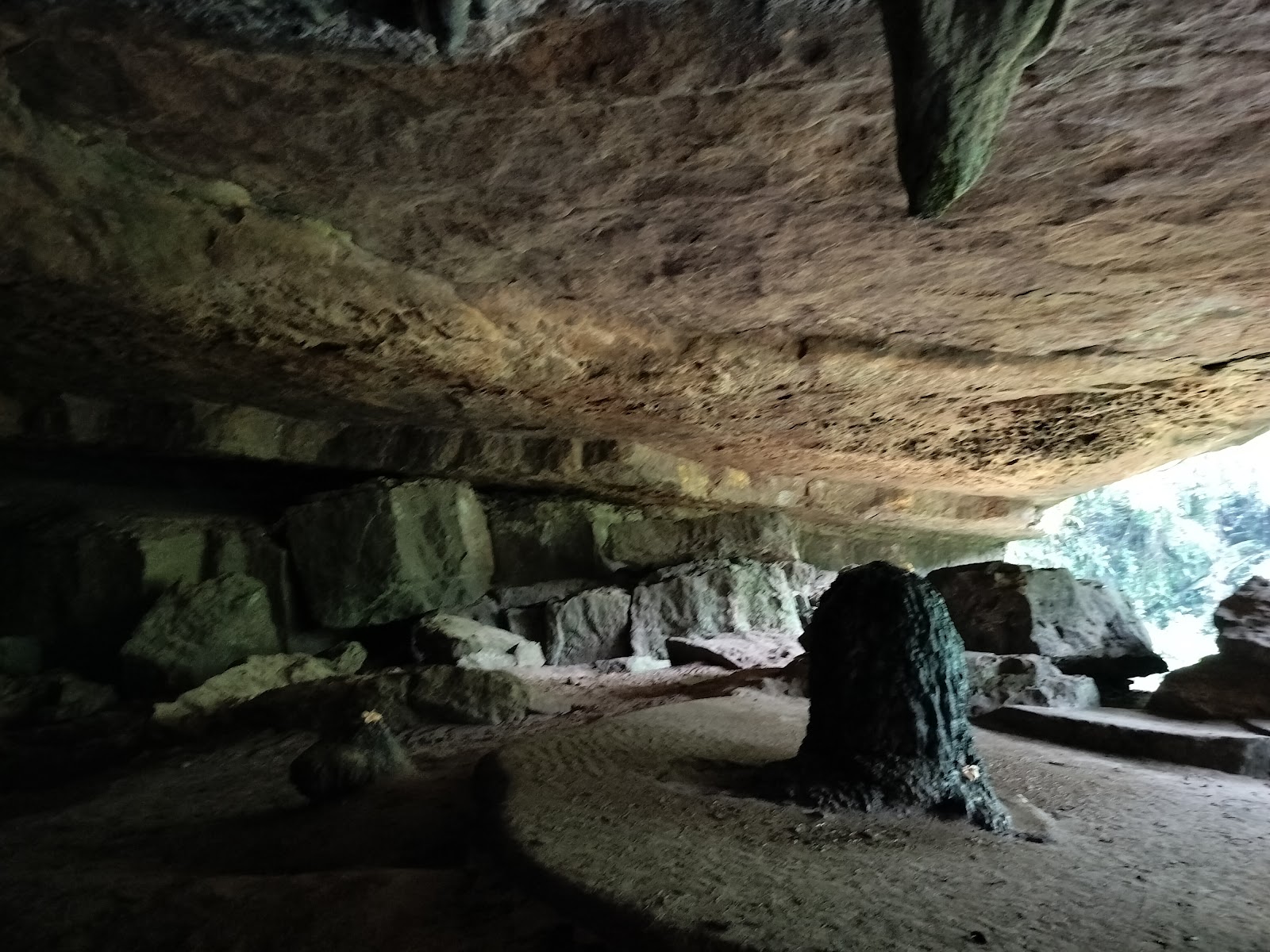 Mawjymbuin Caves, Meghalaya
