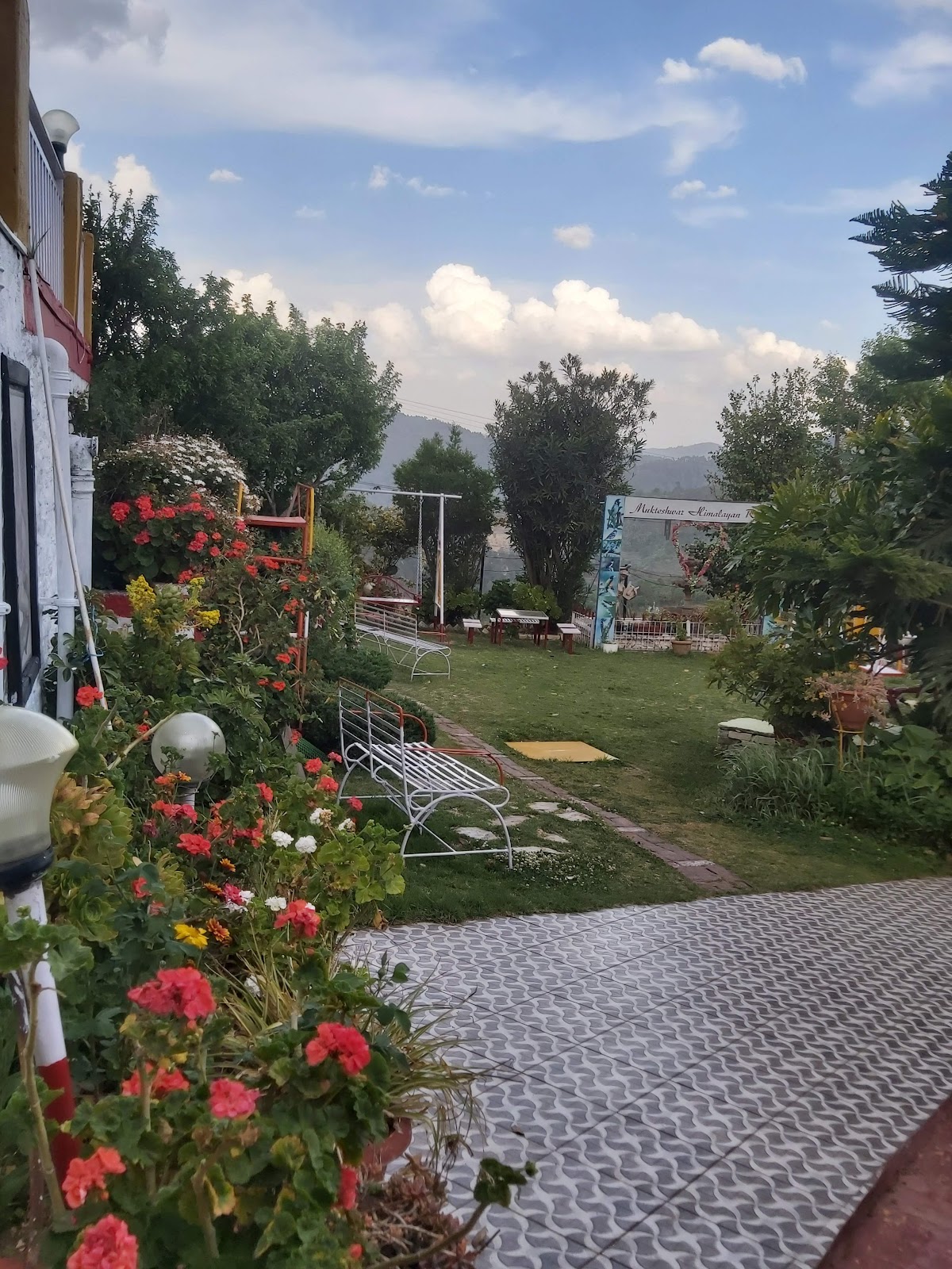 Mukteshwar Himalayan Resort