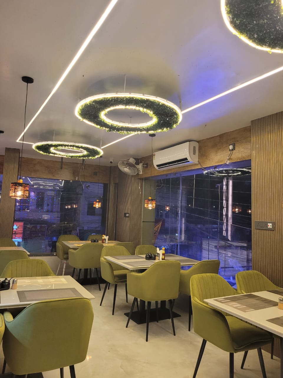 GOLDEN SPOONS | BEST RESTAURANT IN BARASAT