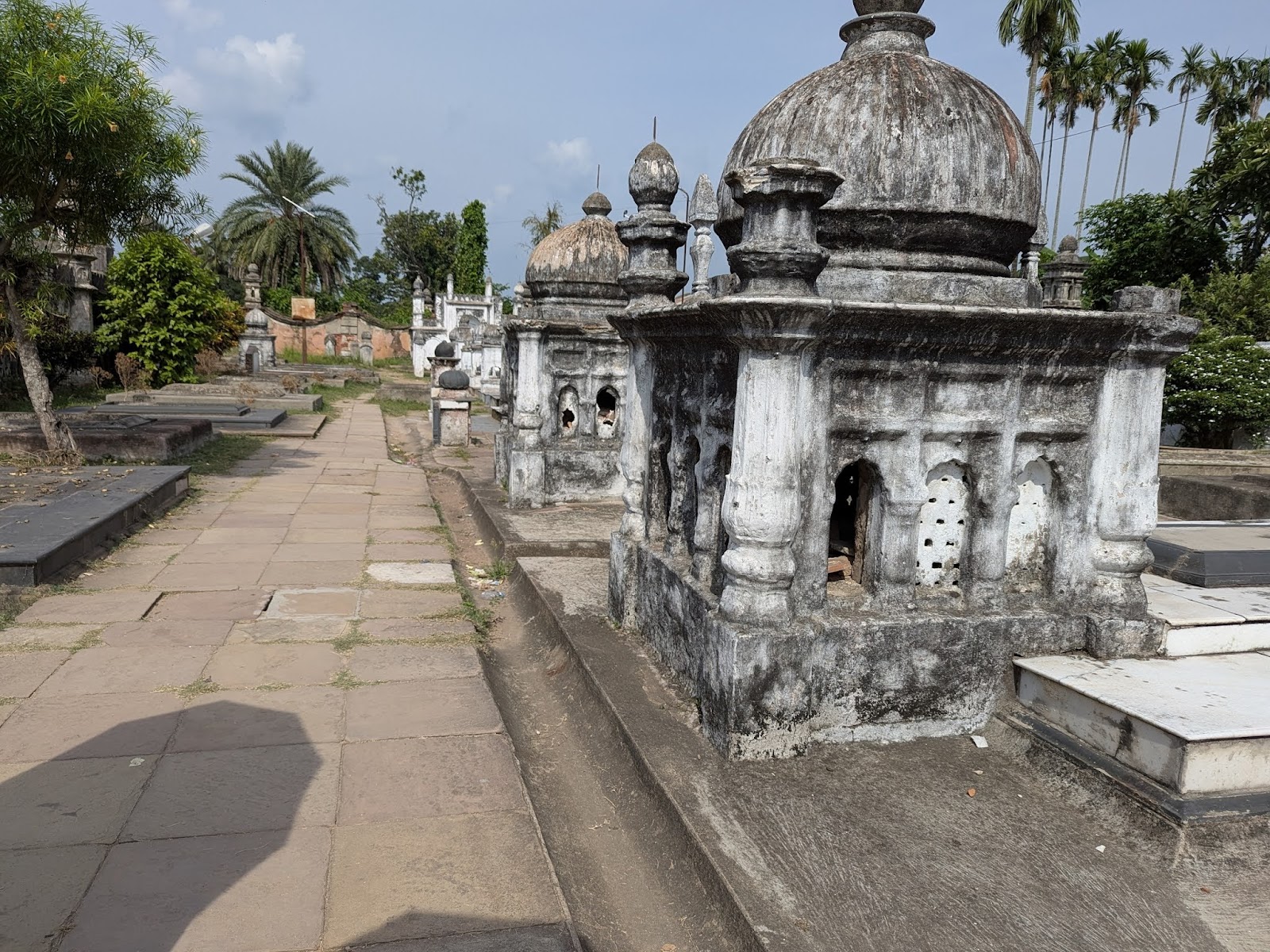 Jafraganj Cemetery (1100 tomb)
