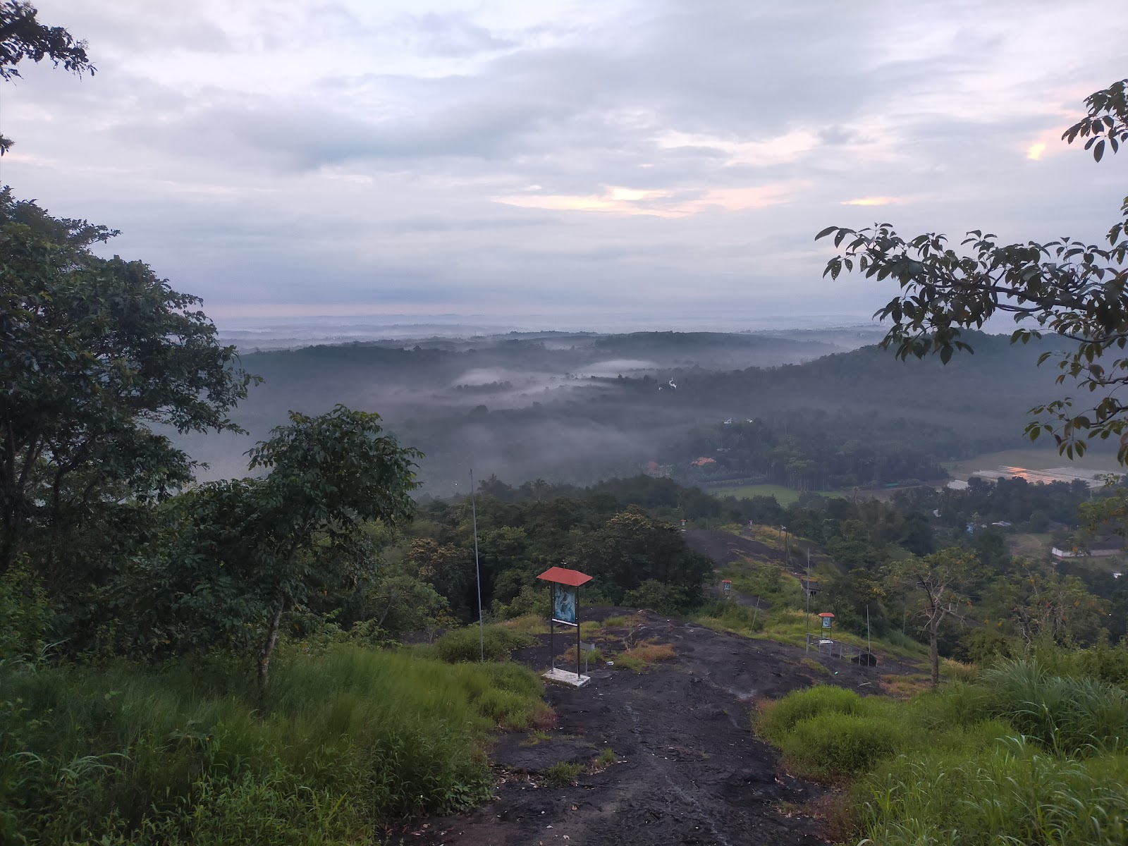 Nadukani View Point, Kothamangalam ( നാടുകാണി വ്യൂ പോയിന്റ്, കോതമംഗലം )