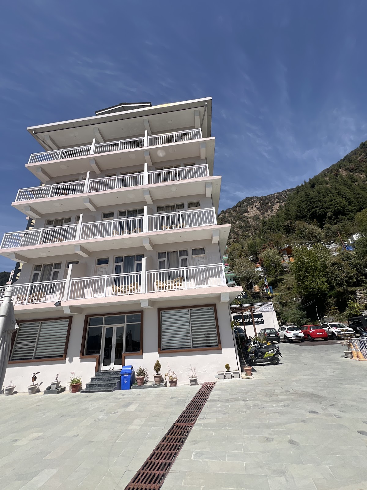 High Sky Resort - Best Luxury Hotel in Dharamkot (Mcleodganj)