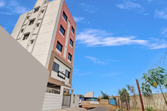 OYO Flagship Hotel Royal Stay