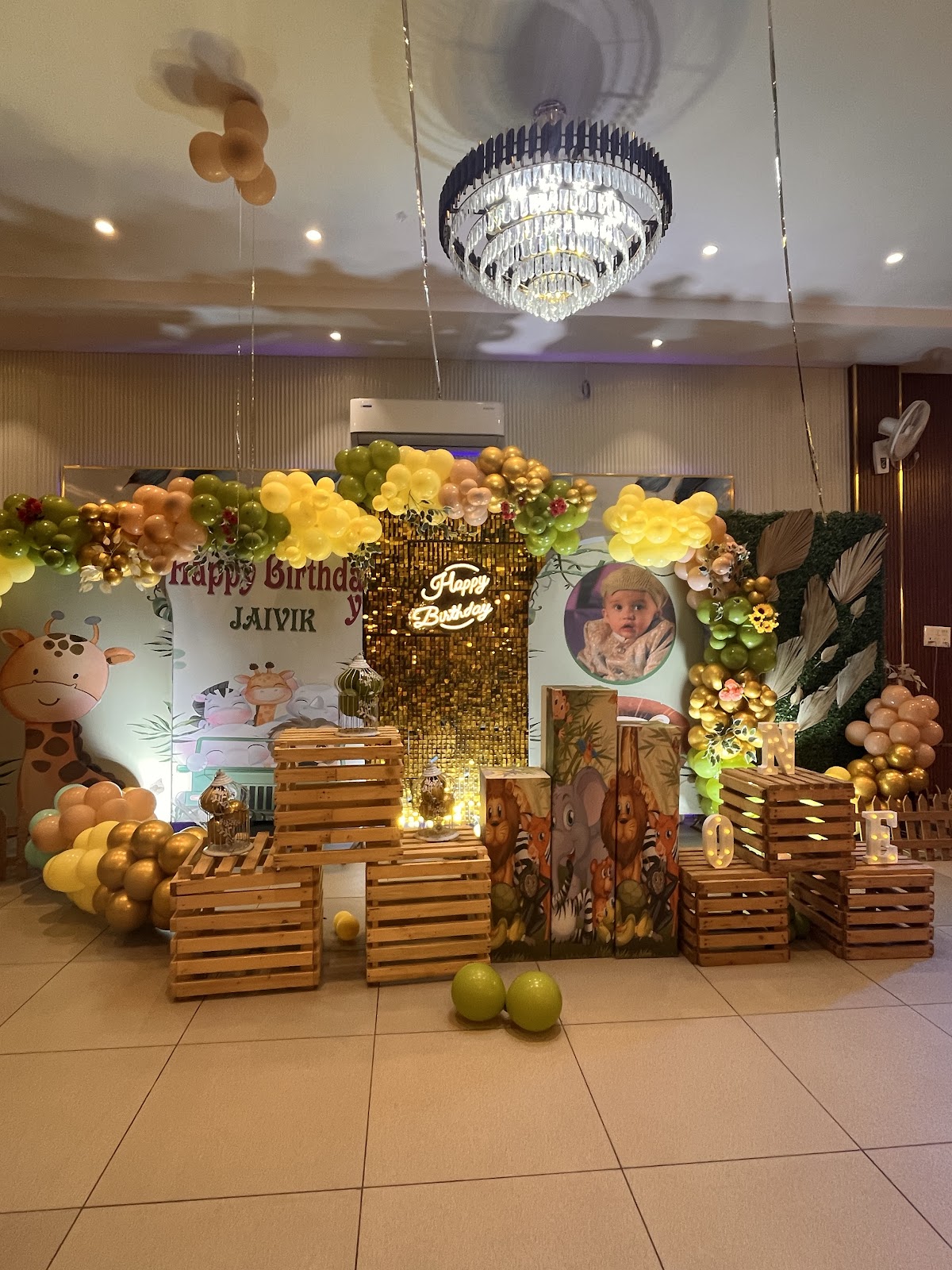 New Mount View Hotel/Restaurant & Banquet Hall