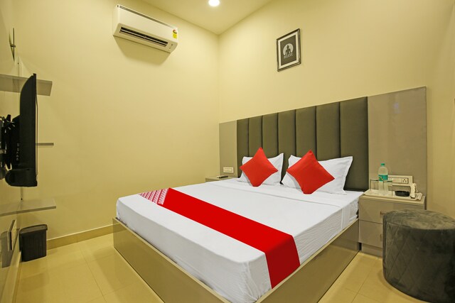 OYO Flagship Grand Inn