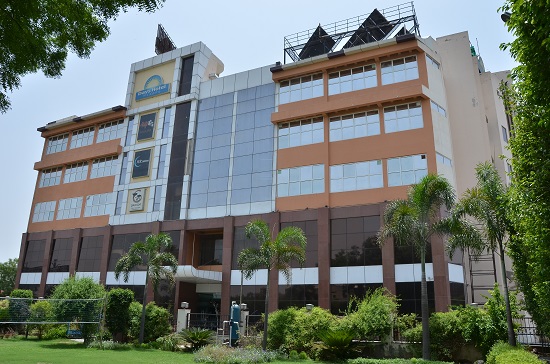 Days Hotel Neemrana Jaipur Highway