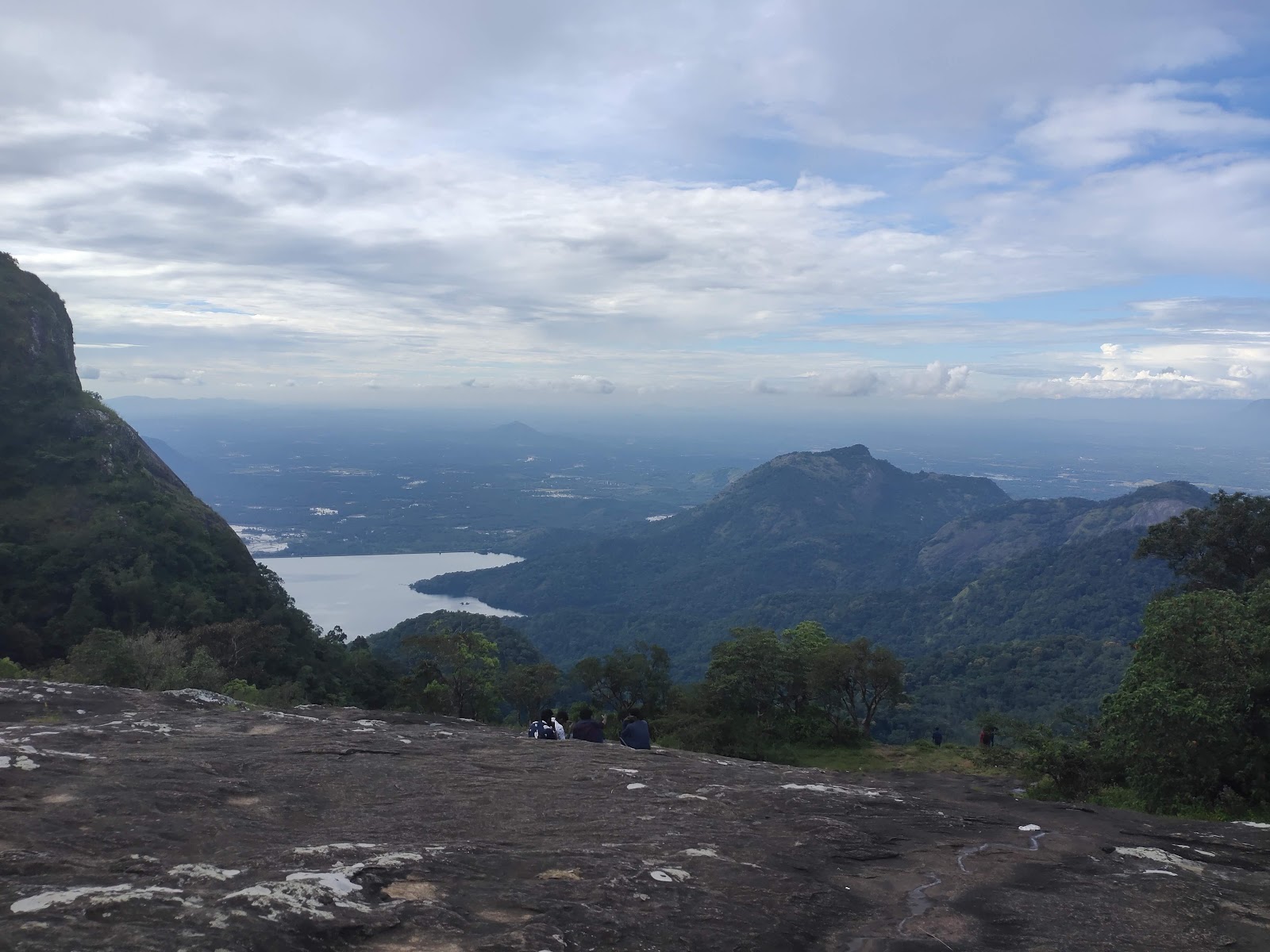 Kesavan Para (Nelliampathi)
