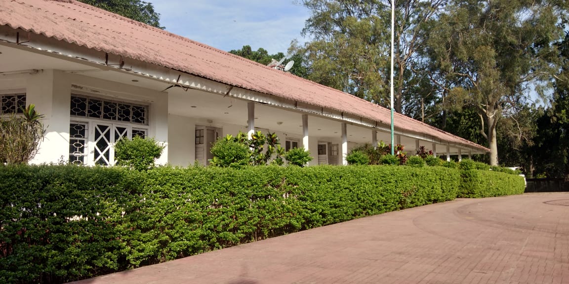 Dak Bungalow