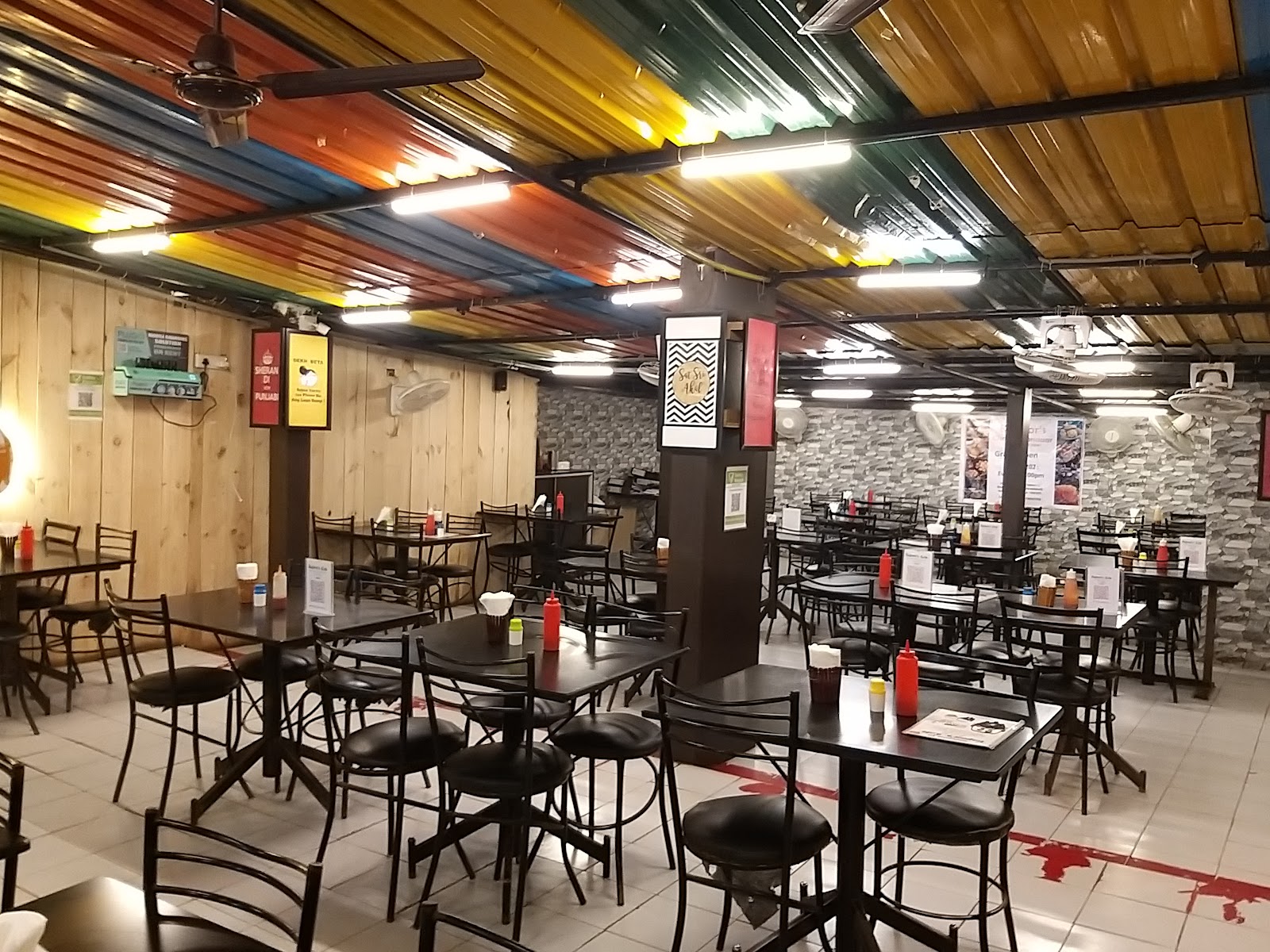 Kapoor's Cafe