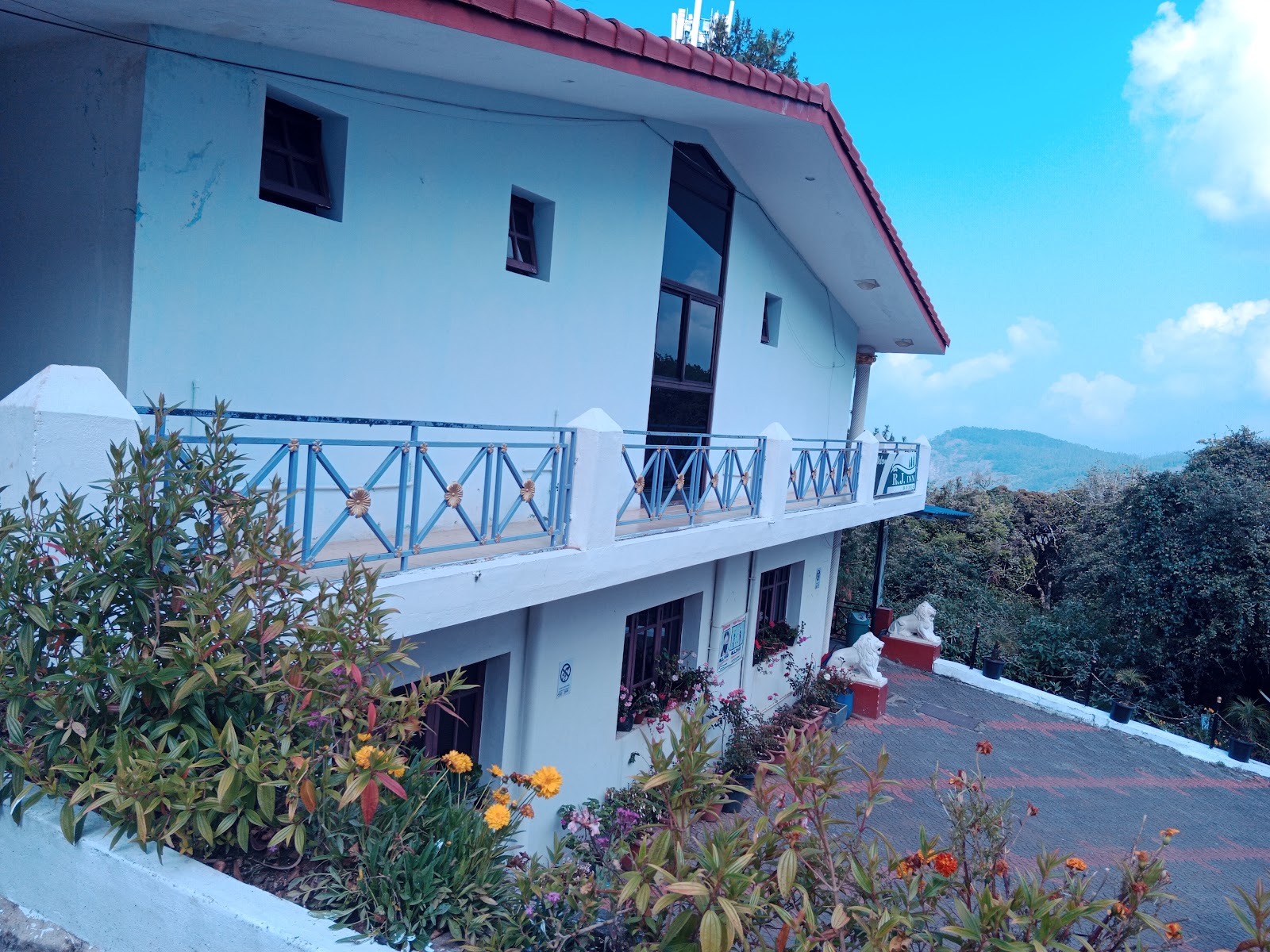 Hotel RJ Inn