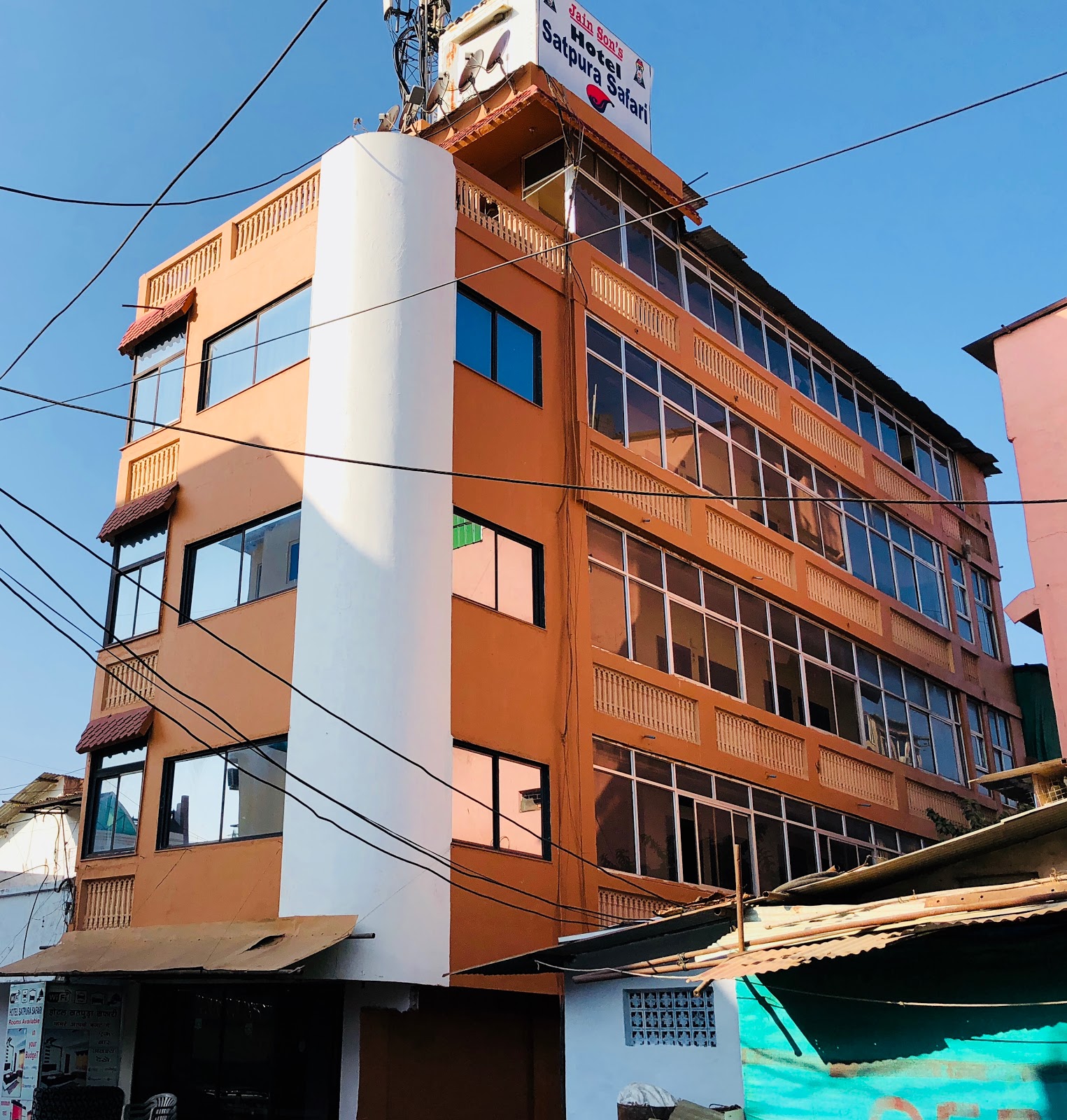 Hotel Satpura Safari