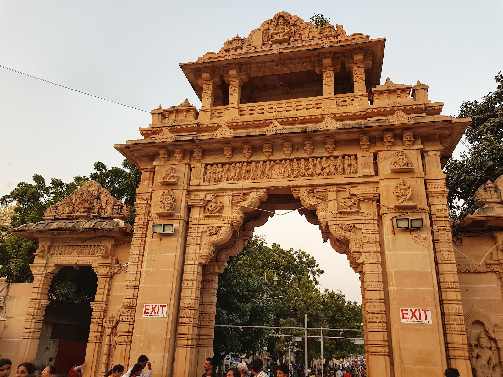 Shri Shantrunjay MahaTirth Taleti Derasar