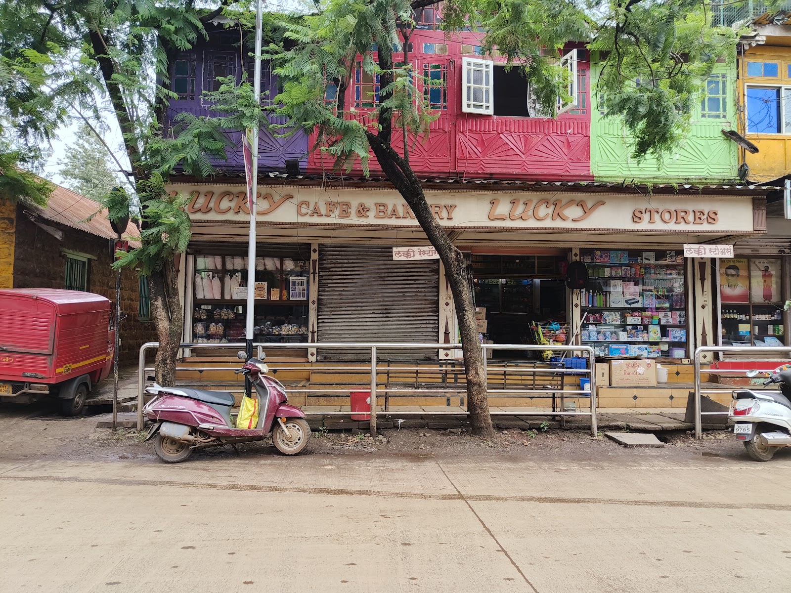 Lucky Cafe And Bakery
