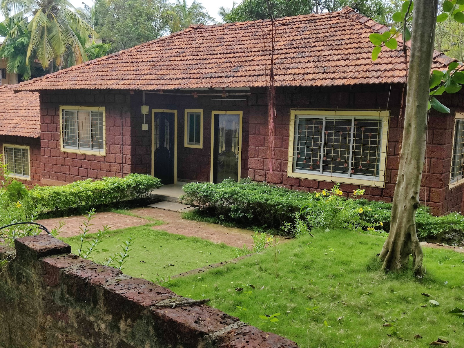 VARAD VINAYAK HOME STAY