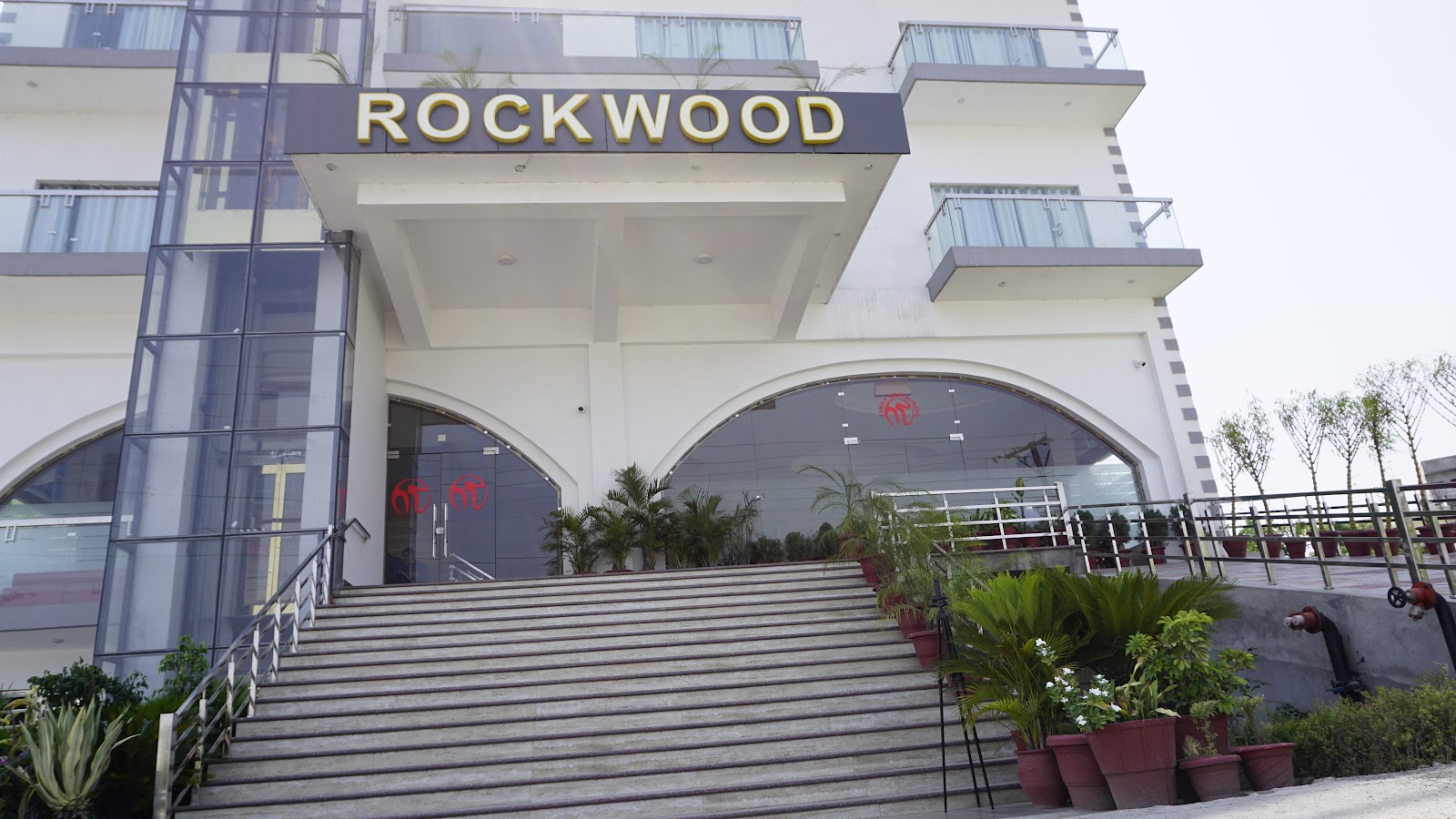 Capital O 29295 Rockwood Resort