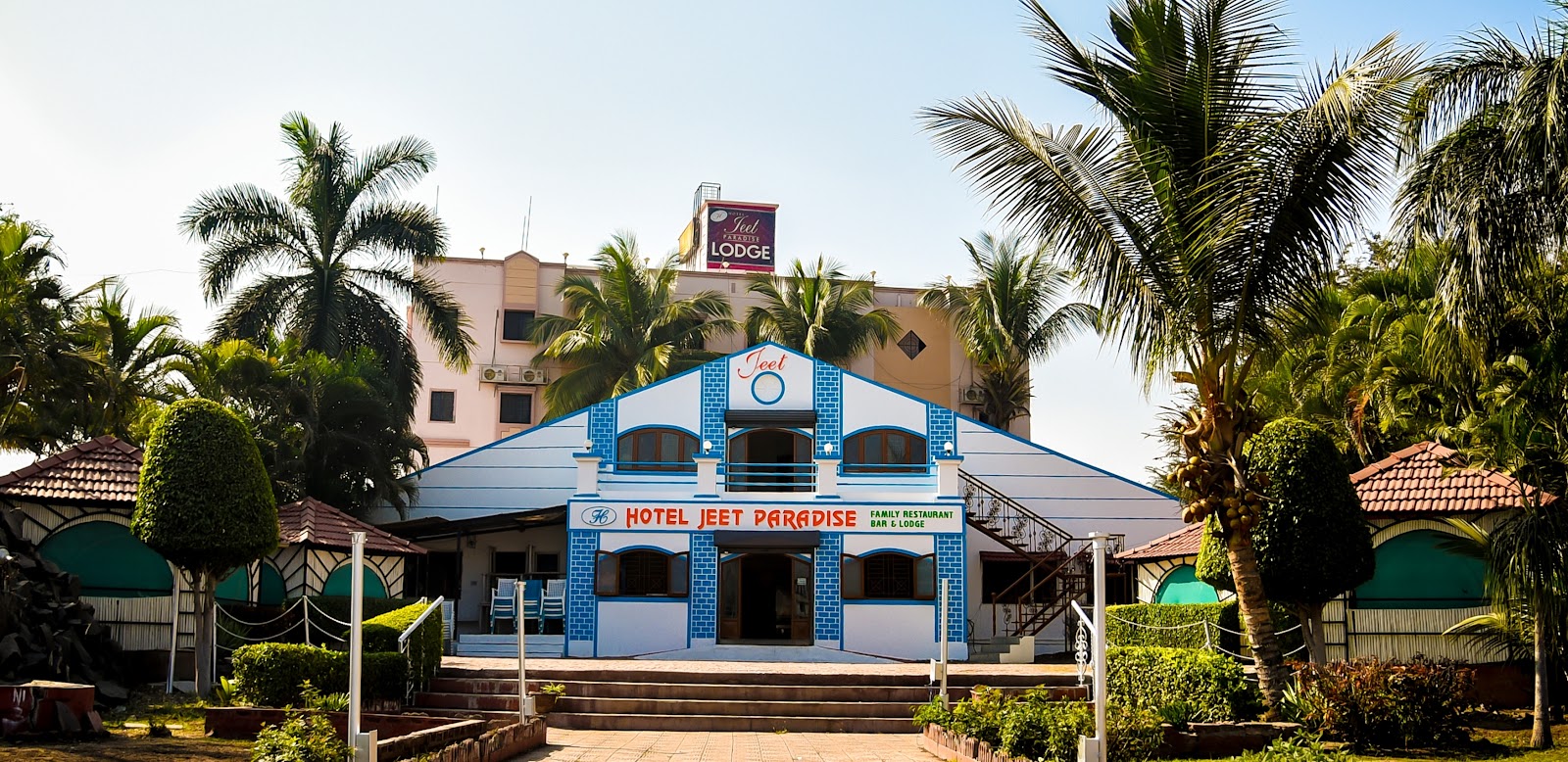 Hotel Jeet Paradise- Family Resto, Bar & LODGE