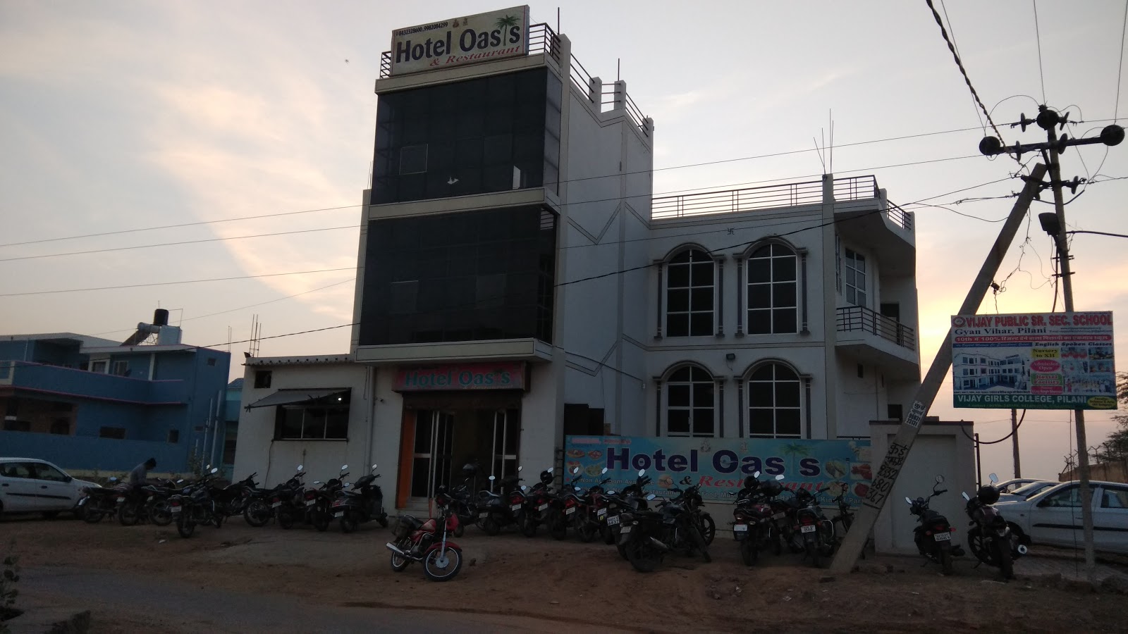 Hotel Oasis and Restaurant