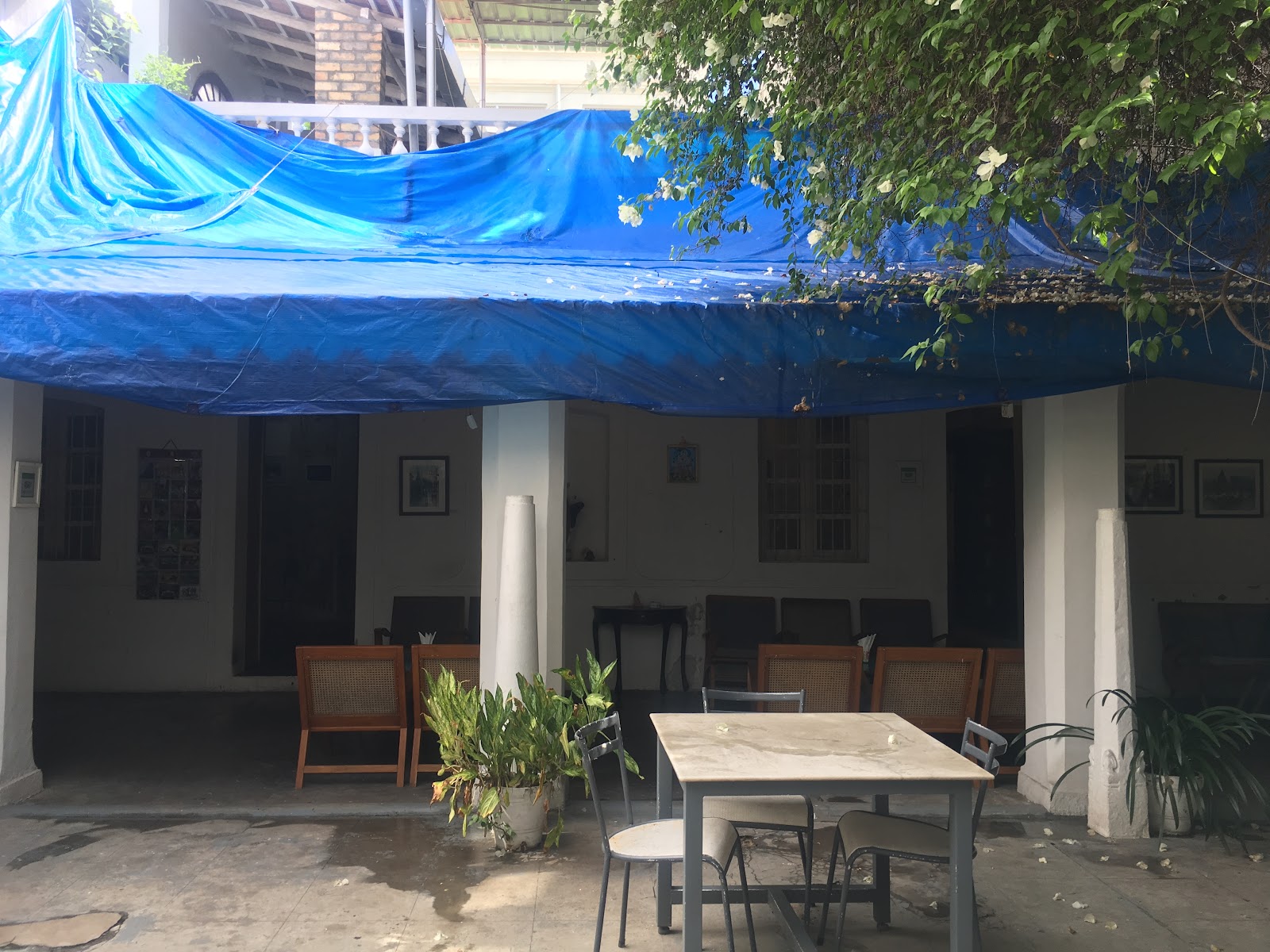 Artika Cafe Gallery